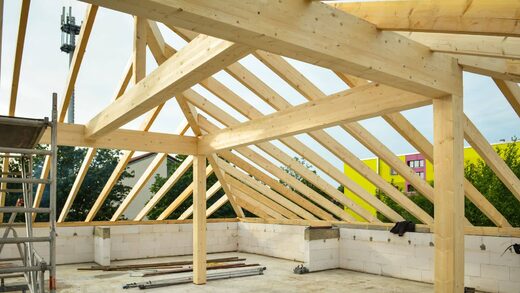 &#x1FAB5;&#x20;Charpente&#x20;bois&#x20;ou&#x20;charpente&#x20;industrielle&#x20;&#x3A;&#x20;quel&#x20;choix&#x20;pour&#x20;votre&#x20;maison&#x20;en&#x20;Gironde&#x20;&#x3F;